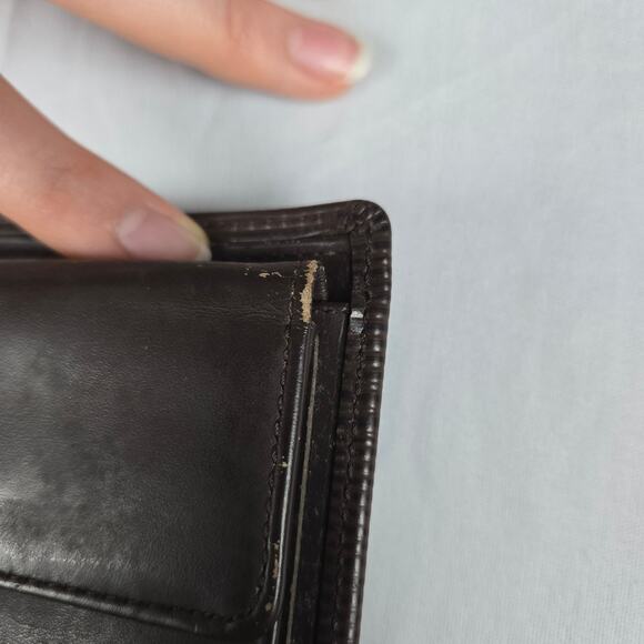 Louis Vuitton Brown Leather Epi Bifold Wallet - Picture 11 of 14